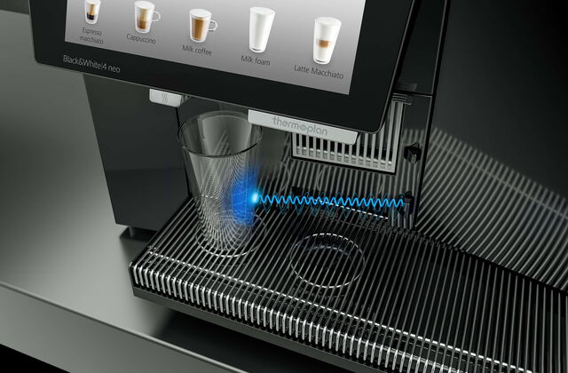 Thermoplan Black & White 4 neo mit Sensor-Gefäßerkennung